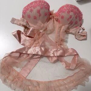 Victoria’s Secret bustia pink floral teddy size 34B
